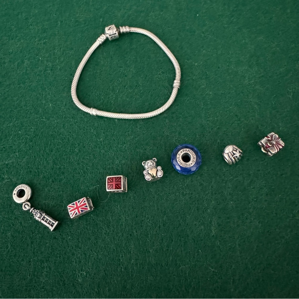 Pandora Bracelet 7 Some Retired British Beard Gold Heart Charm